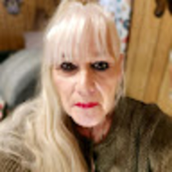 Meet your Posher, Kim - Picture 1 of 1